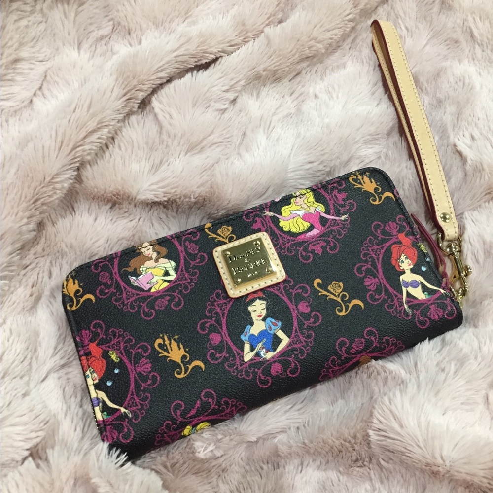 SOLD‼️ Dooney&BourkeDisneyprincesswallet